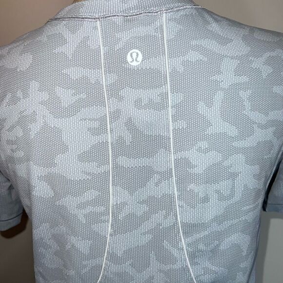 Lululemon Long Distance Short Sleeve Camo Silver Drop Alpine White Womens Sz 4 - Picture 9 of 9